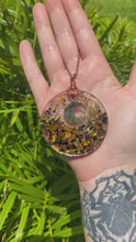 Load and play video in Gallery viewer, Labradorite Dreaming Herbs Pendant
